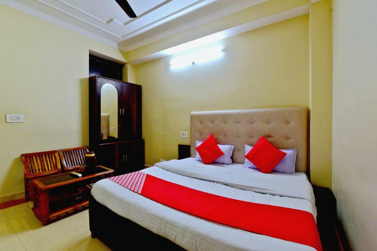 Oyo 26909 Hotel Paras Mandi Exteriér fotografie