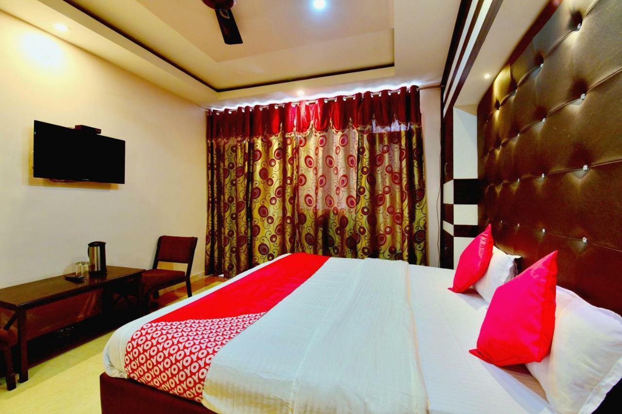 Oyo 26909 Hotel Paras Mandi Exteriér fotografie
